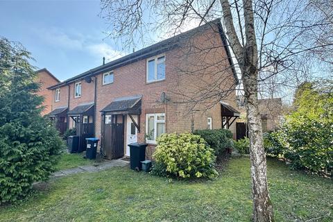 82 Barnfield Way, Oxted, RH8 9QG