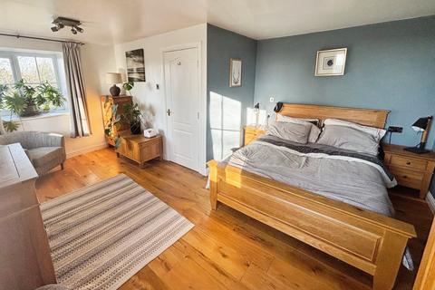 39 Benton Drive, Chester, CH2 2RD