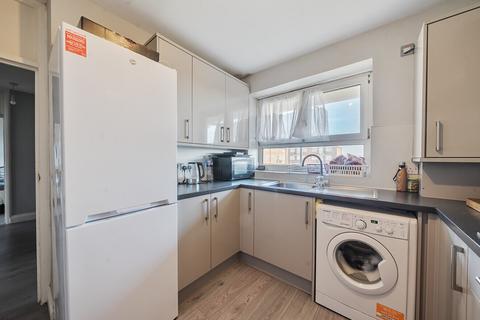 3 bedroom apartment for sale, Laburnum Road, Mitcham CR4
