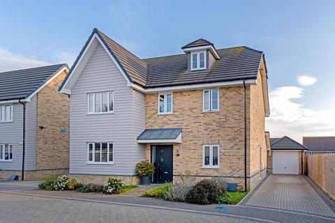 5 bedroom detached house for sale, Oaklands Close, Essex CM6
