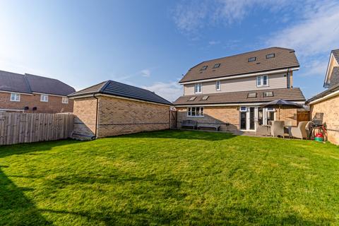 5 bedroom detached house for sale, Oaklands Close, Essex CM6