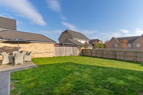 5 bedroom detached house for sale, Oaklands Close, Essex CM6
