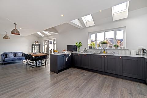 5 bedroom detached house for sale, Oaklands Close, Essex CM6
