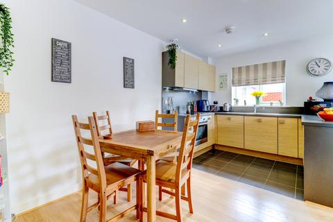 2 bedroom apartment for sale, Chequers Avenue, Buckinghamshire HP11
