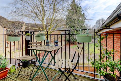 2 bedroom apartment for sale, Fair Acre, Buckinghamshire HP13