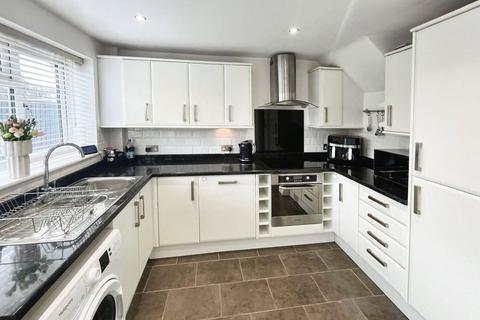 43 Bonnington Drive, Bedworth, CV12 8TX