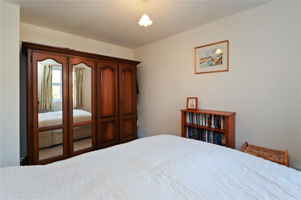 Bedroom 1 Pic 2