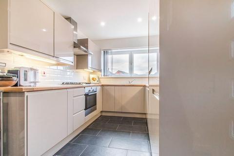 2 bedroom semi-detached house to rent, Holmsley Garth, Leeds LS26
