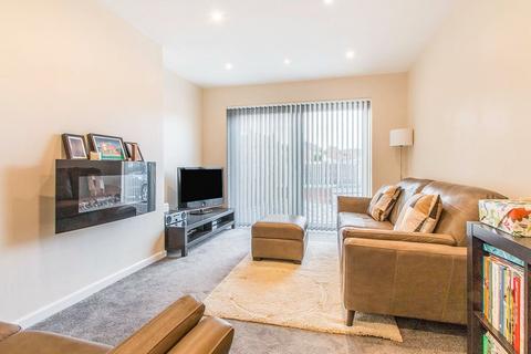 2 bedroom semi-detached house to rent, Holmsley Garth, Leeds LS26