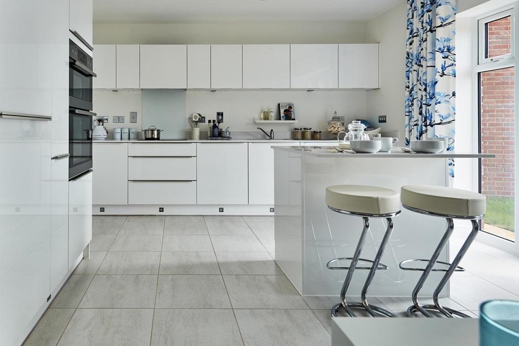 Overlook the garden from your kitchen