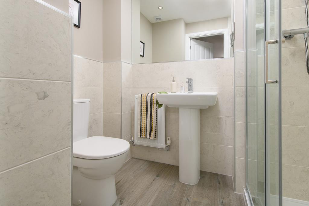En suite bathroom radleigh home