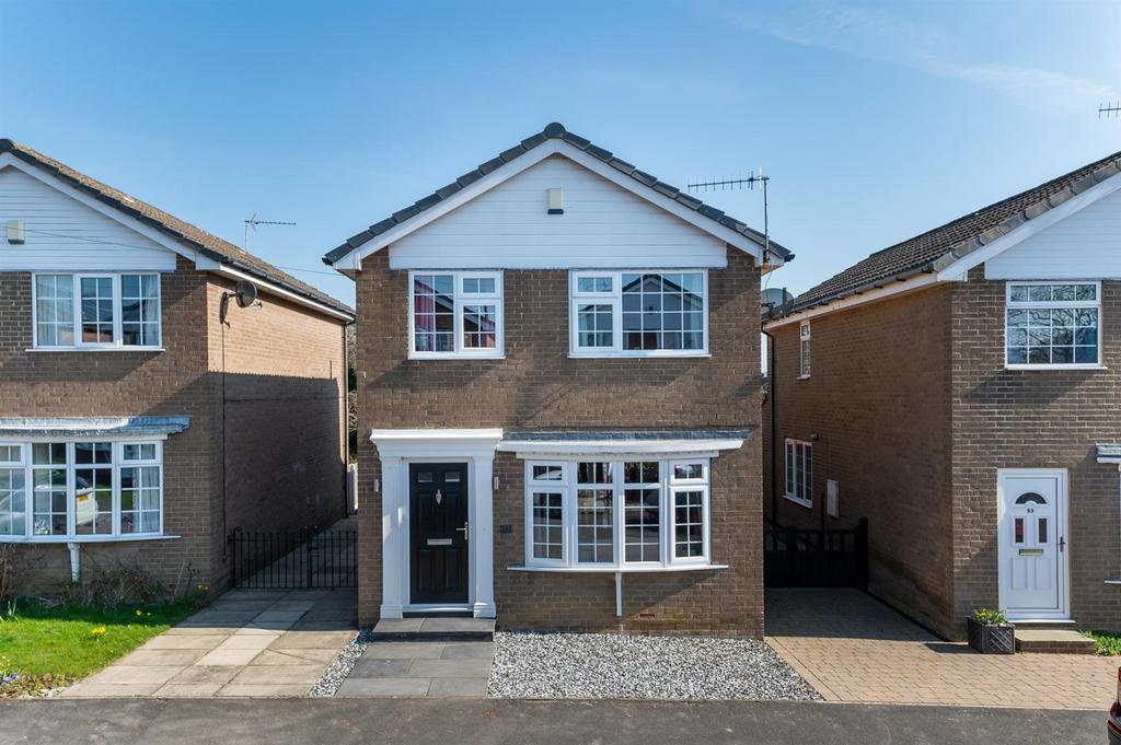 Throstle Nest Close