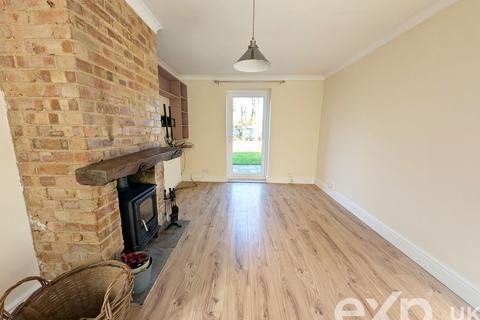 3 bedroom semi-detached house for sale, The Meadows, Ashford TN27