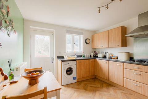 2 bedroom coach house for sale, Saxon Close, Crediton, EX17