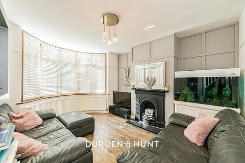 4 bedroom end of terrace house for sale, Harwood Avenue, Hornchurch, RM11