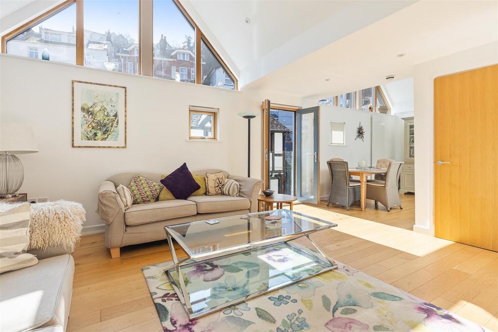 A05 - 4 Westwater Court, Dartmouth, Victoria Road