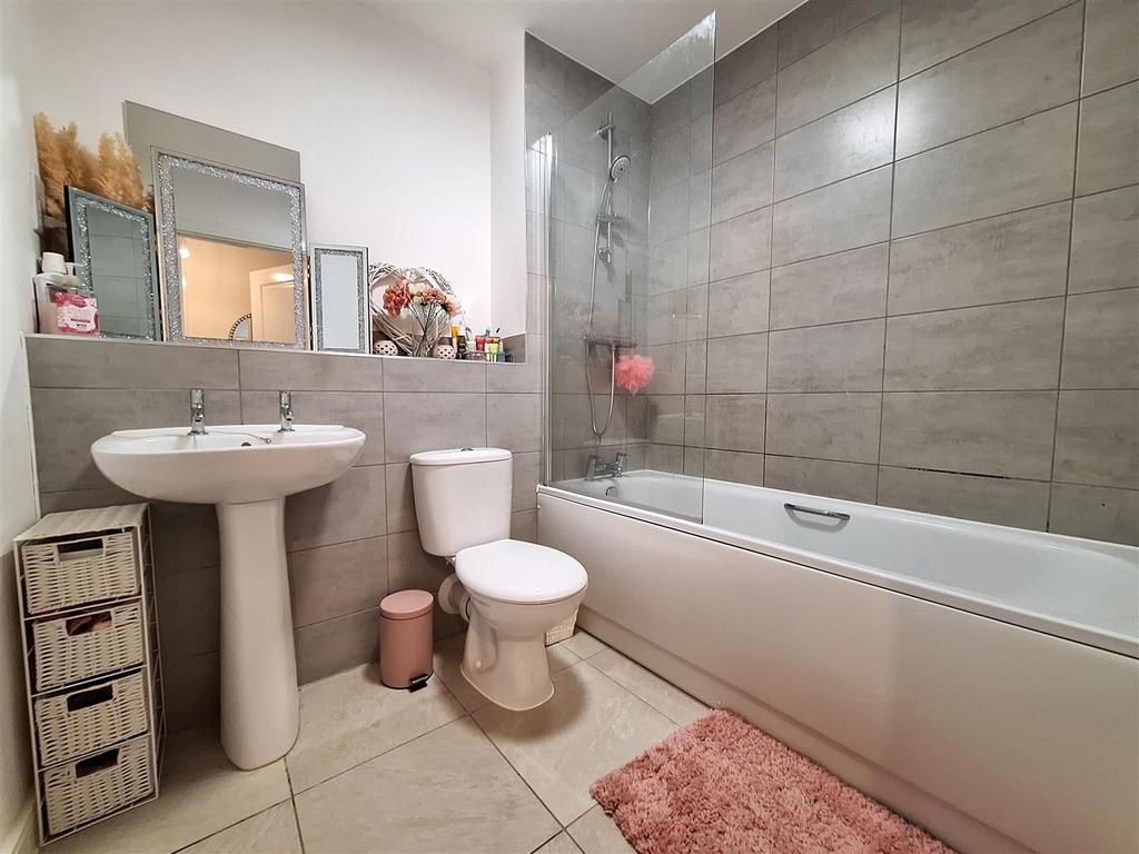 Bathroom.jpg