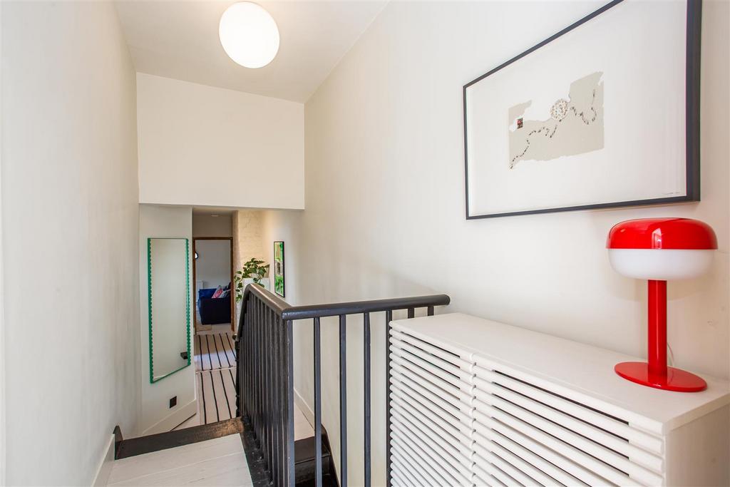Landing/Stairs