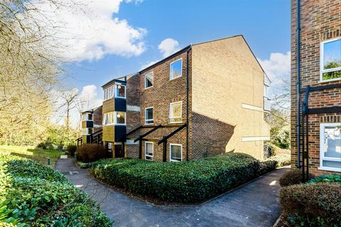 14 Lance Croft, New Ash Green, Longfield, DA3 8PP