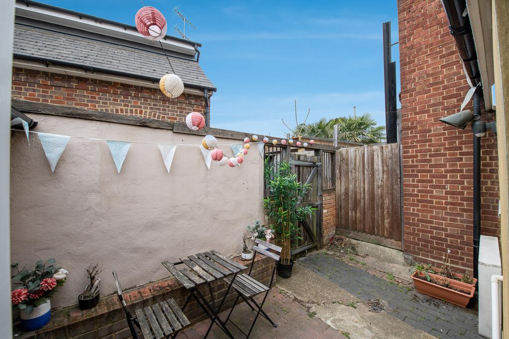 7 Wendover Road-10