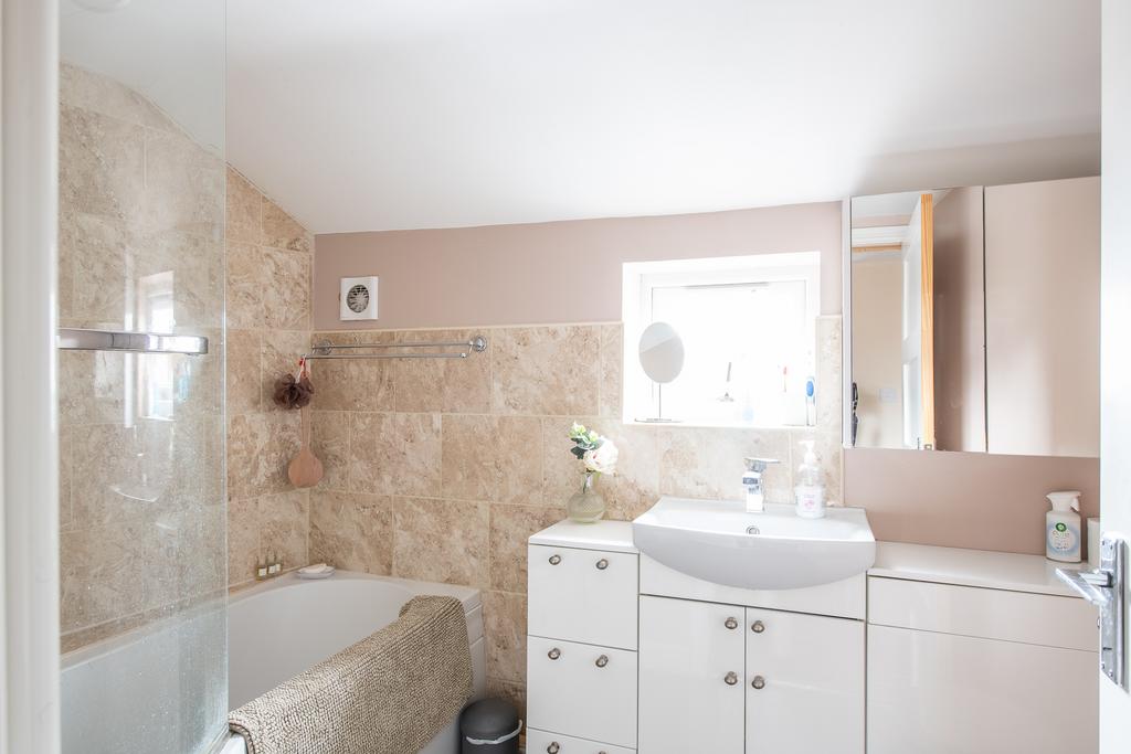 7 Wendover Road-4