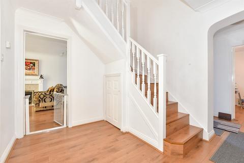 16 Riverside, Temple Ewell, Dover, CT16 3HW