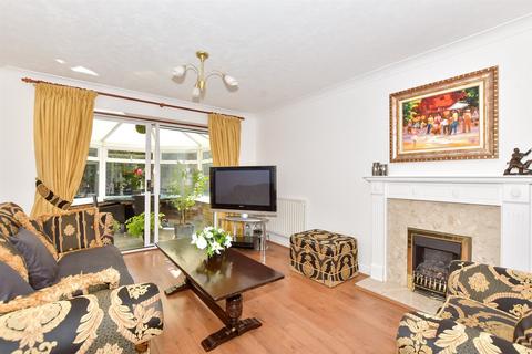 16 Riverside, Temple Ewell, Dover, CT16 3HW