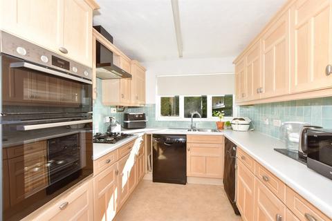 16 Riverside, Temple Ewell, Dover, CT16 3HW