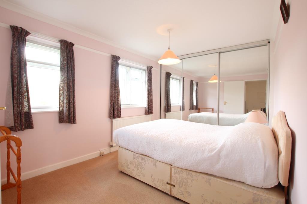 15 - Bedroom 2.JPG