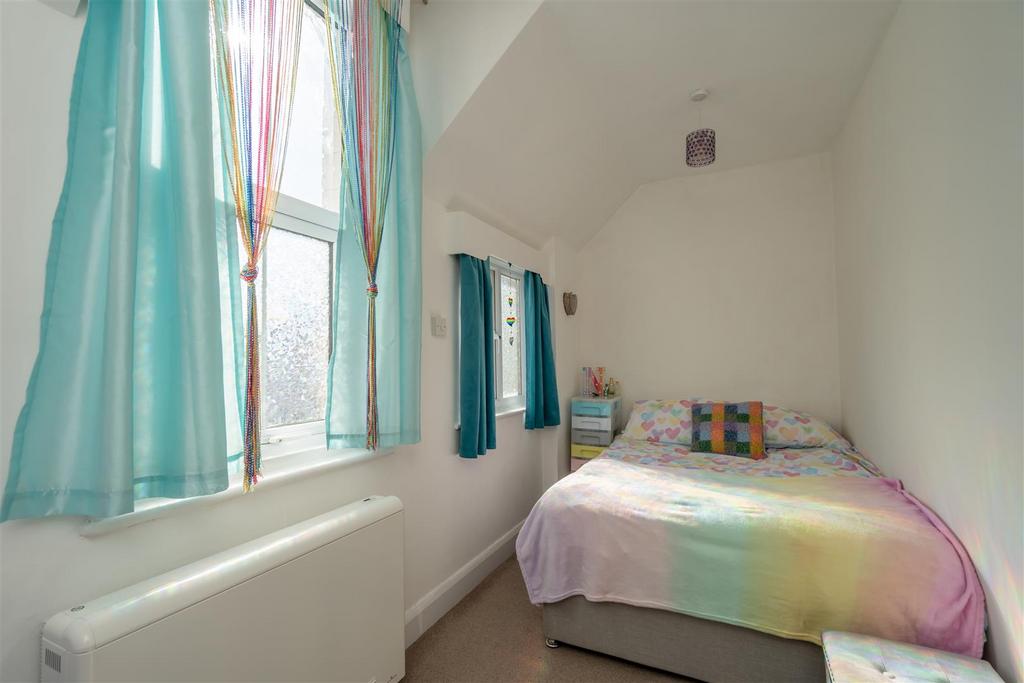 Bedroom 1.jpg