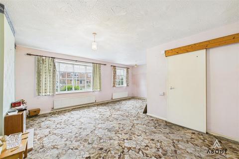 15 Hallam Road, Uttoxeter, ST14 7NH