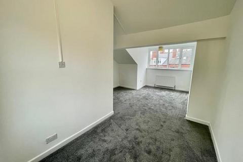 3 bedroom terraced house to rent, Beechwood View, Leeds LS4