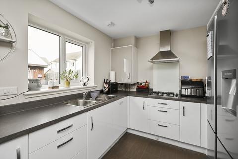 22 Kinlouch Crescent, Rosewell, EH24 9BY