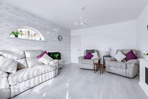 30 Cherry Tree Avenue, Clacton-on-sea, CO15 1AP