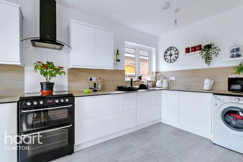 30 Cherry Tree Avenue, Clacton-on-sea, CO15 1AP