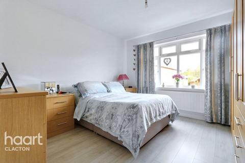 30 Cherry Tree Avenue, Clacton-on-sea, CO15 1AP