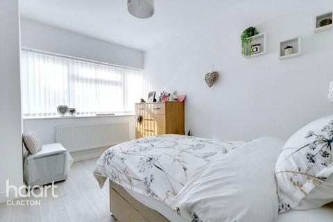 30 Cherry Tree Avenue, Clacton-on-sea, CO15 1AP