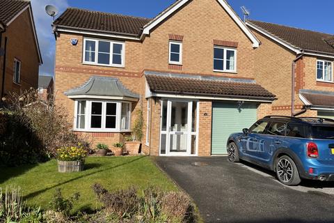 4 bedroom detached house to rent, Balmoral Drive, Methley, Leeds, LS26