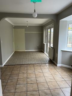 4 bedroom detached house to rent, Balmoral Drive, Methley, Leeds, LS26