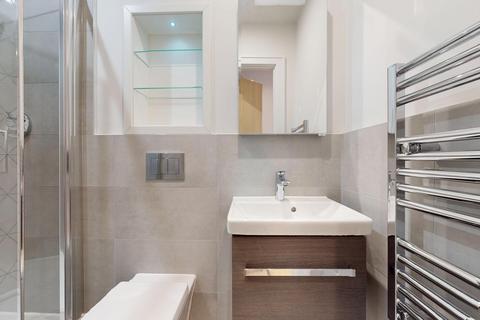 2 bedroom flat to rent, Beverley Way