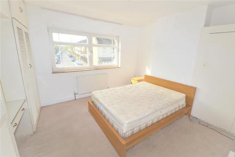 2 bedroom terraced house to rent, Cazenove Road, London, E17
