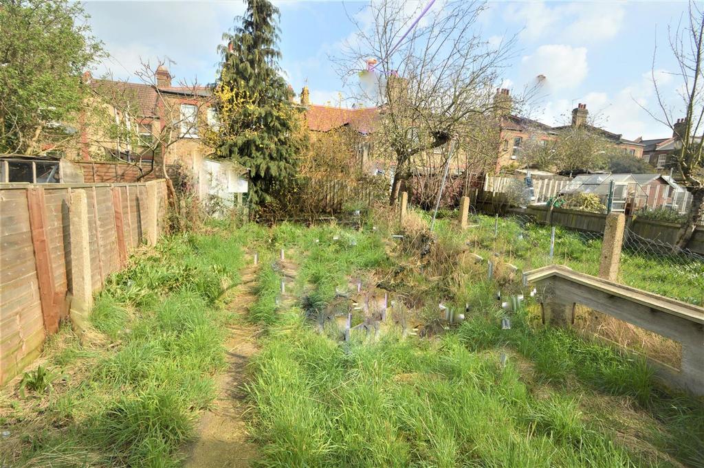Cazenove Rd E17