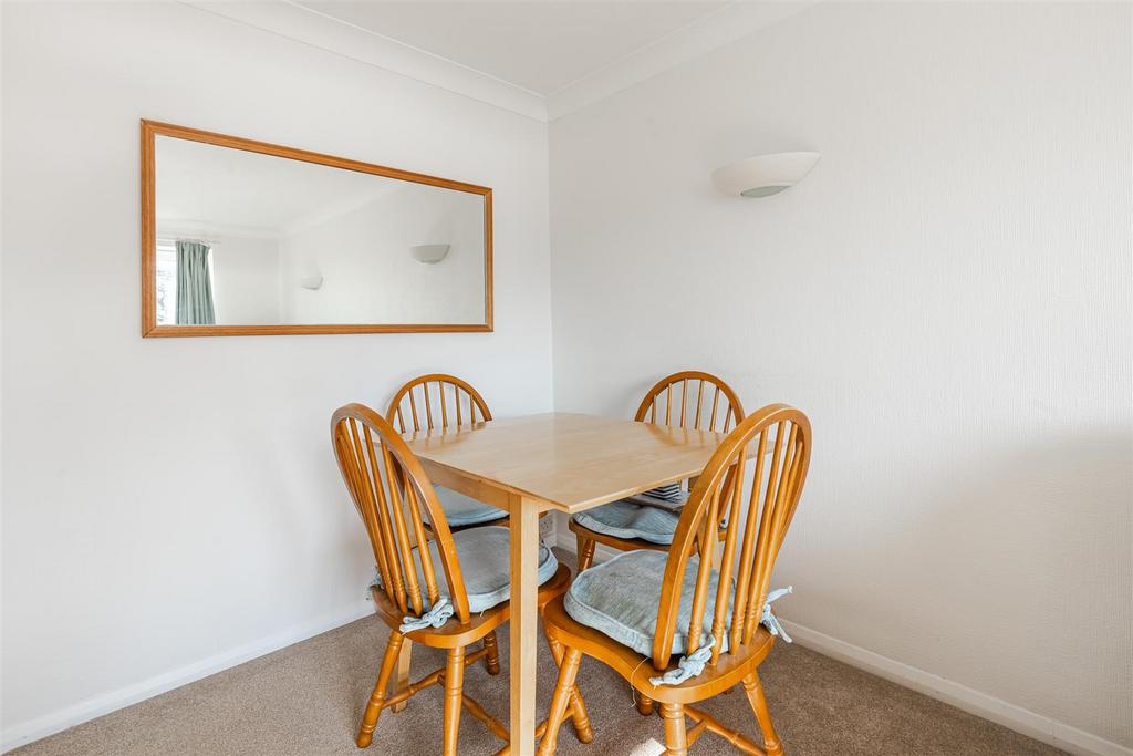 A05 - 4 Mayflower Court, Dartmouth, North Embankme