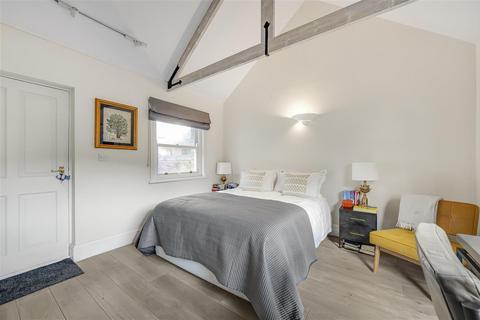 9 Cinnamon Row, London, SW11 3TW