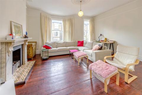 3 bedroom flat for sale, Courthope Road, Hampstead