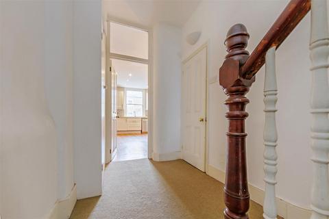 3 bedroom flat for sale, Courthope Road, Hampstead