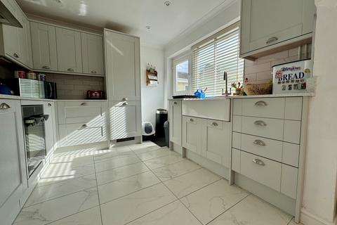 4 bedroom detached bungalow for sale, Glantraeth Estate, Valley, LL65