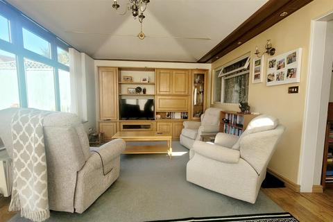 22 Fleetwood Close, Neston, Corsham, SN13 9TF
