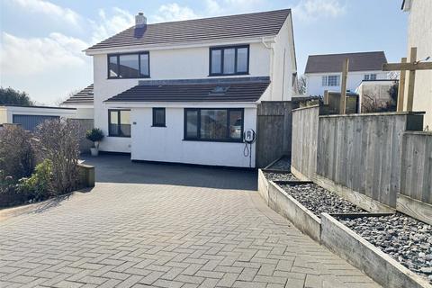 23 Chipponds Drive, St Austell, PL25 5DE
