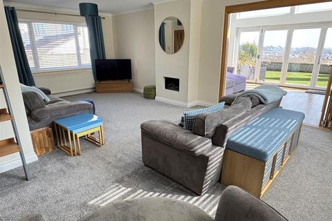 23 Chipponds Drive, St Austell, PL25 5DE